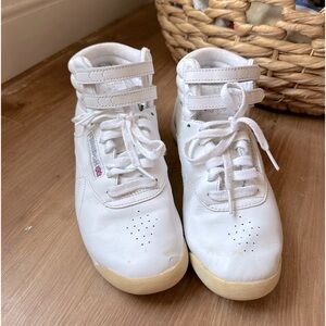White Hightop Reebok Classics Women’s 8.5
